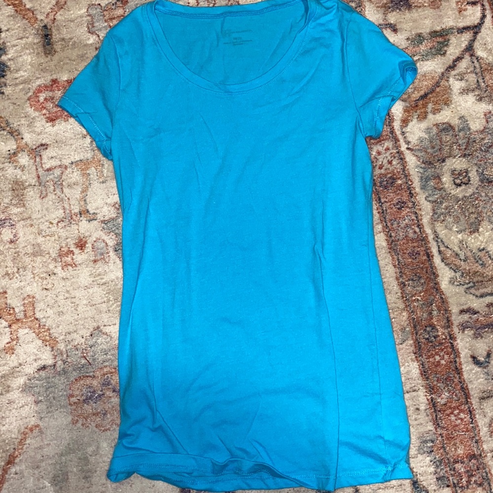 blue t shirt